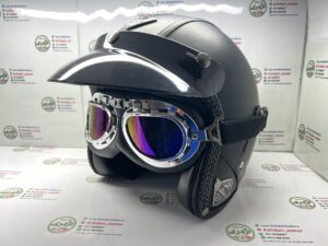 کلاه کاسکت وسپایی با عینک